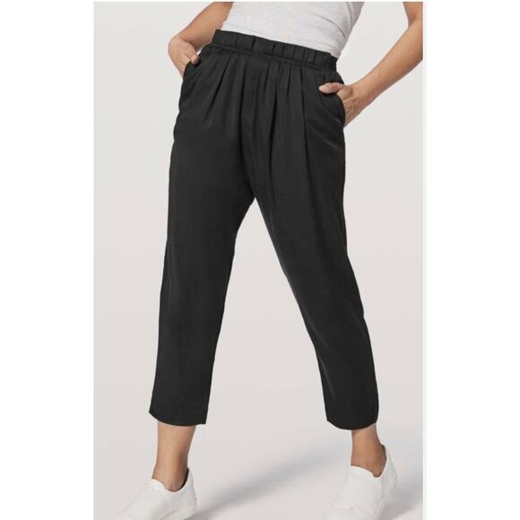 Lululemon Pants - 🌟LULULEMON Can You Feel The Pleat Pant Cropped Tencel